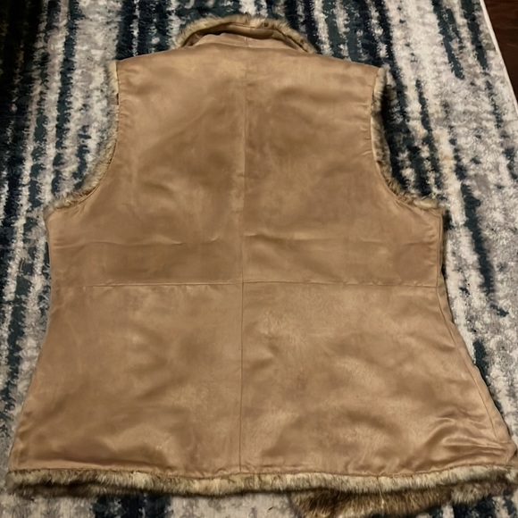 Crosby XL faux suede and faux fur lined vest - Picture 12 of 13